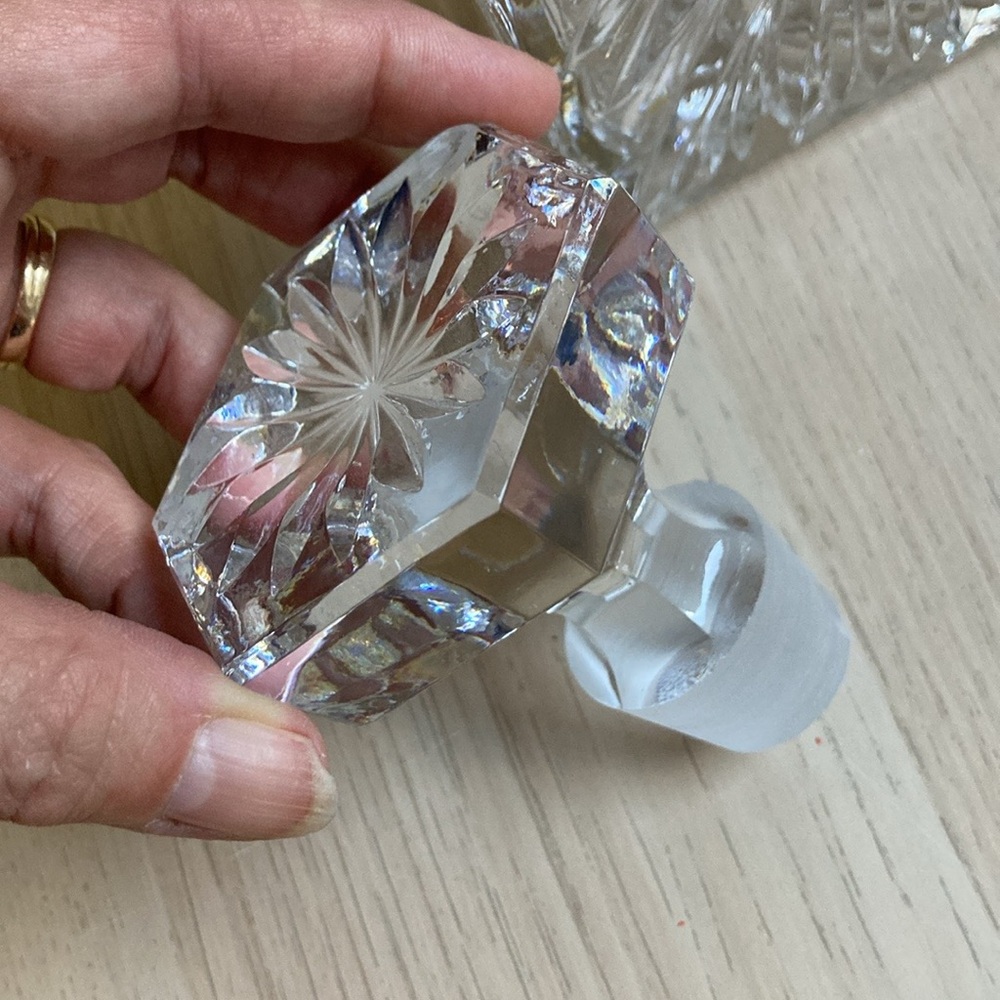 Elegant Clear Crystal Decanter, Whisky decanter, glass - Picture 10 of 12